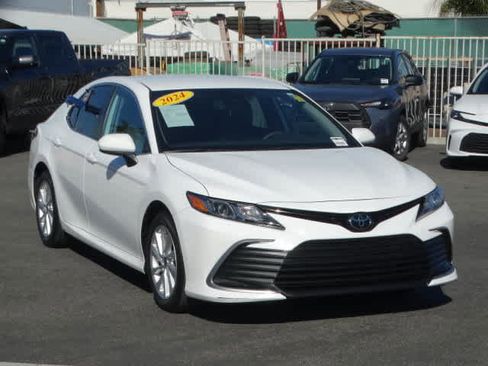 Used 2024 Toyota Camry LE image 2