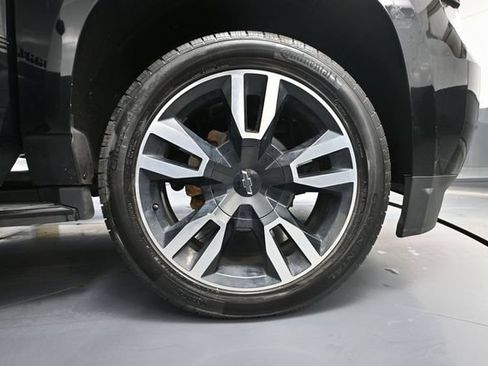 Used 2019 Chevrolet Tahoe LT w/ RST Edition AWD/4WD image 18