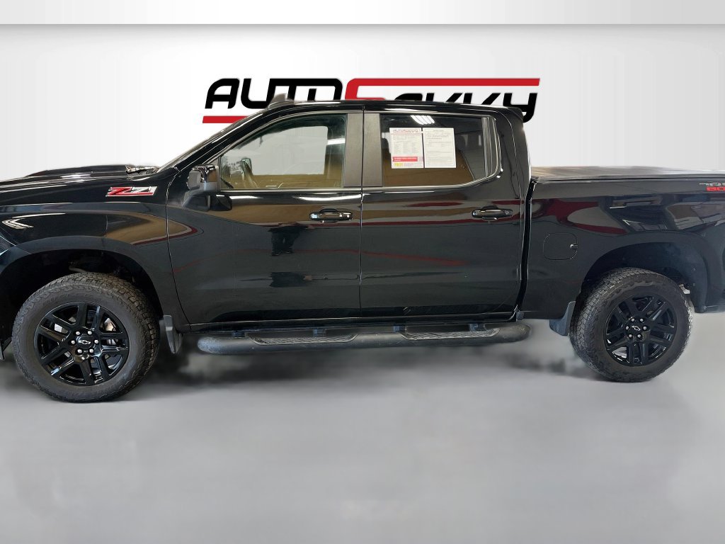 Used 2025 Chevrolet Silverado 1500 LT Trail Boss w/ Convenience Package II AWD/4WD image 4