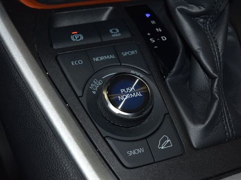 Used 2024 Toyota RAV4 Adventure image 16