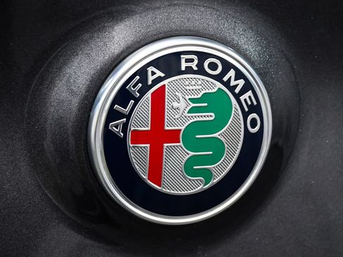 Used 2022 Alfa Romeo Stelvio Ti AWD/4WD image 92