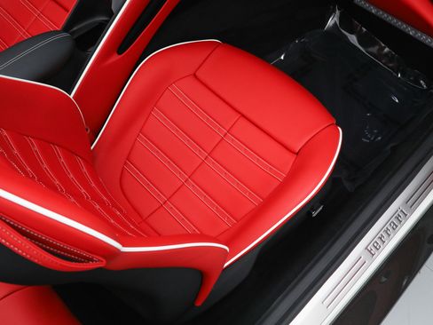Certified 2025 Ferrari Roma Spider RWD image 24
