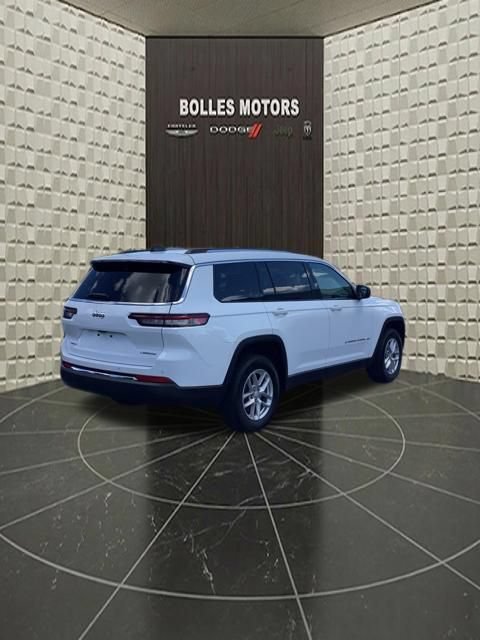 Used 2023 Jeep Grand Cherokee L Laredo w/ Luxury Tech Group I AWD/4WD image 4