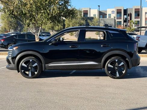 New 2026 Nissan Kicks SR FWD image 2