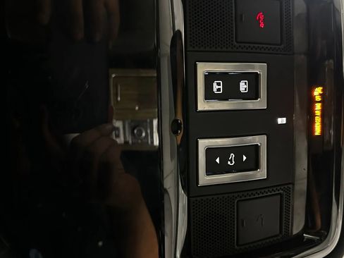 Used 2019 Land Rover Range Rover image 46