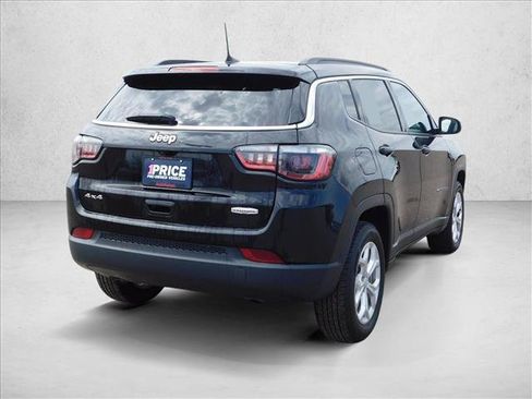 Used 2024 Jeep Compass Latitude AWD/4WD image 9