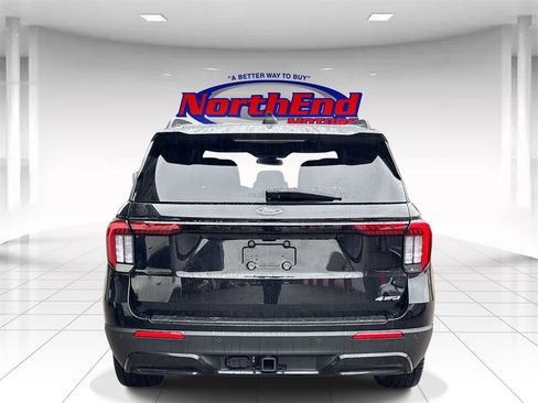 Used 2025 Ford Explorer ST-Line w/ ST-Line Street Pack image 4