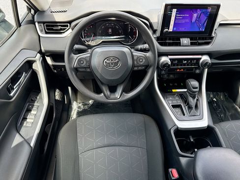 Used 2024 Toyota RAV4 XLE w/ Convenience Package image 17