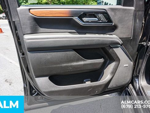 Used 2025 GMC Yukon XL Denali image 49