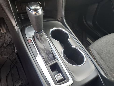 Used 2020 Chevrolet Equinox LT image 16