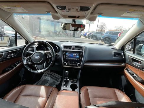 Used 2018 Subaru Outback 3.6R Touring image 17