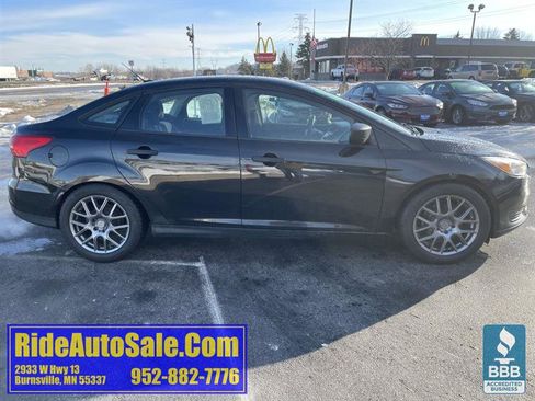 Used 2015 Ford Focus S image 4