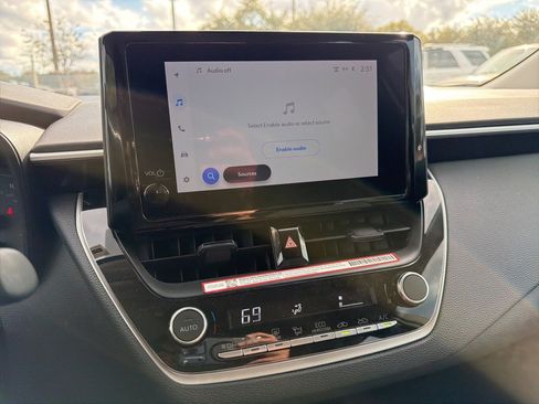 Used 2025 Toyota Corolla LE image 13