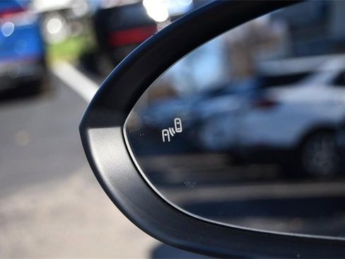 Certified 2025 Volkswagen Jetta SE image 10