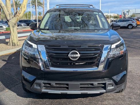 Certified 2024 Nissan Pathfinder SL image 9