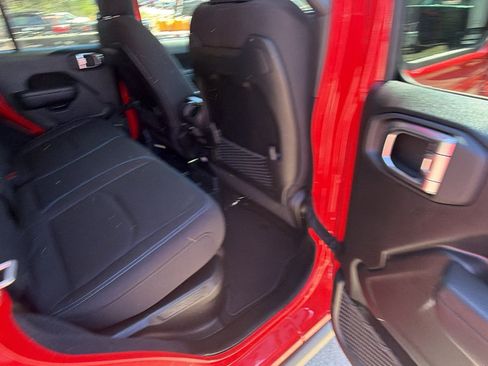 Used 2025 Jeep Wrangler Unlimited Rubicon 4xe w/ Convenience Group image 21