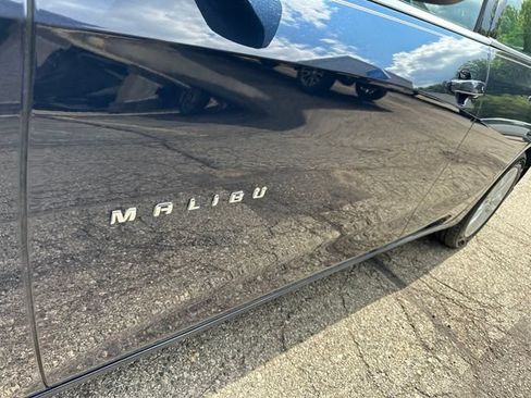Used 2018 Chevrolet Malibu LT w/ Driver Confidence Package FWD image 25