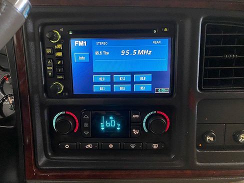 Used 2005 Cadillac Escalade 2WD image 18