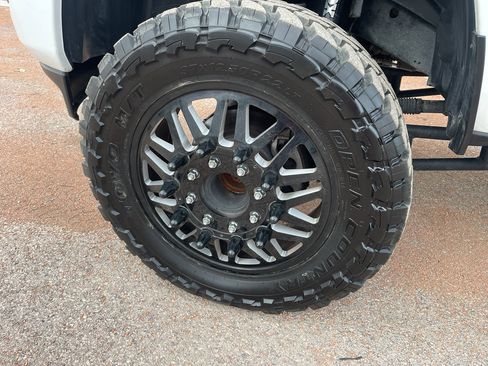 Used 2023 RAM 3500 Laramie w/ Night Edition image 11