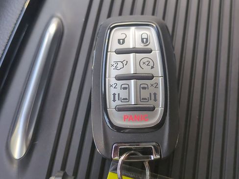 New 2026 Chrysler Pacifica Limited AWD/4WD image 33