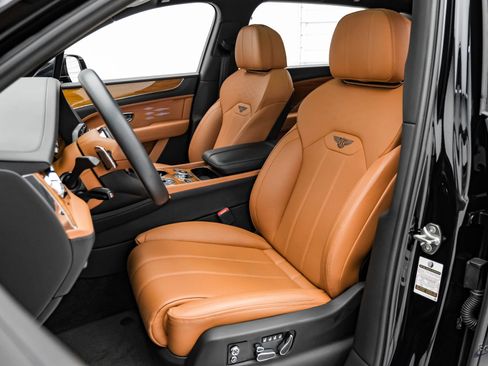 Used 2023 Bentley Bentayga Extended Wheelbase AWD/4WD image 33