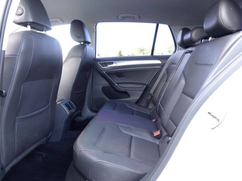 Used 2015 Volkswagen Golf TDI S FWD image 60