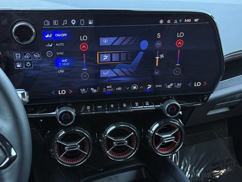 Used 2025 Chevrolet Blazer EV RS AWD/4WD image 29