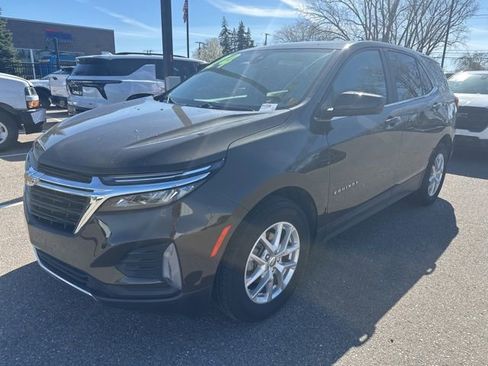 Used 2024 Chevrolet Equinox LT w/ LPO, Floor Liner Package image 7