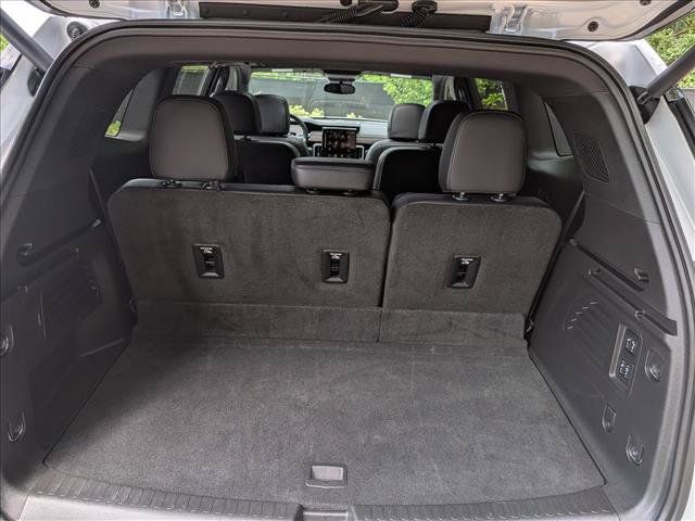 Used 2025 GMC Acadia Denali FWD image 21