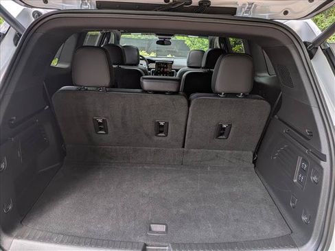 Used 2025 GMC Acadia Denali FWD image 21