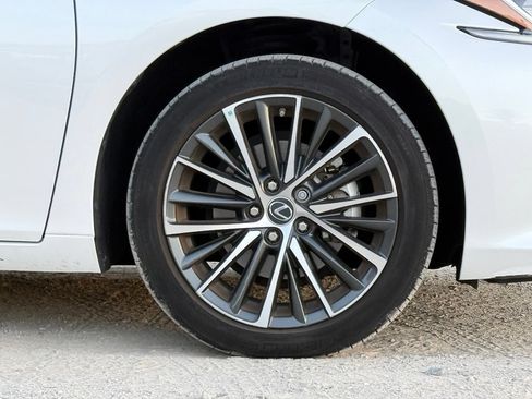 Used 2023 Lexus ES 300h w/ Premium Package FWD image 5