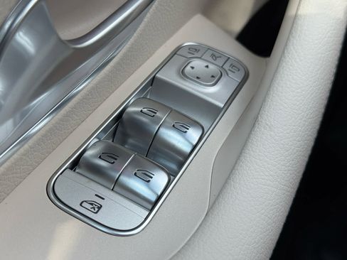 Used 2025 Mercedes-Benz GLE 450 4MATIC image 23