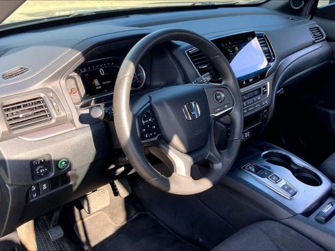 Used 2022 Honda Pilot Sport image 16