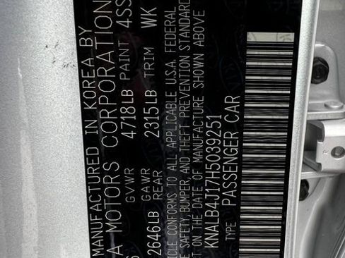 Used 2017 Kia Cadenza Premium image 37