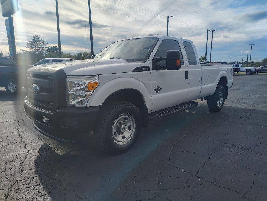 Used 2011 Ford F350 XL w/ PWR Equipment Group AWD/4WD image 3