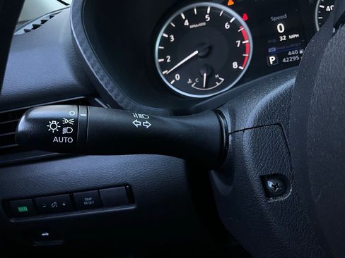 Used 2025 Nissan Sentra S image 31