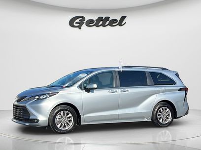 Used 2025 Toyota Sienna XLE w/ XLE Plus Package