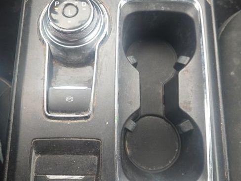 Used 2017 Ford Fusion SE FWD image 28