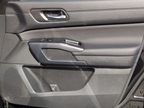 Certified 2025 Nissan Pathfinder SL AWD/4WD image 33