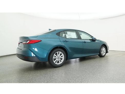 Used 2025 Toyota Camry LE FWD image 31