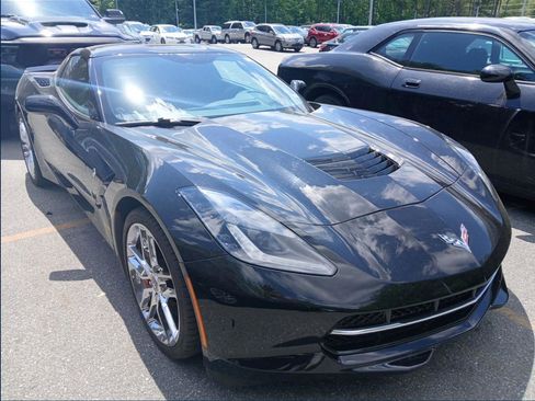 Used 2014 Chevrolet Corvette Stingray Coupe w/ 3LT Preferred Equipment Group RWD image 2