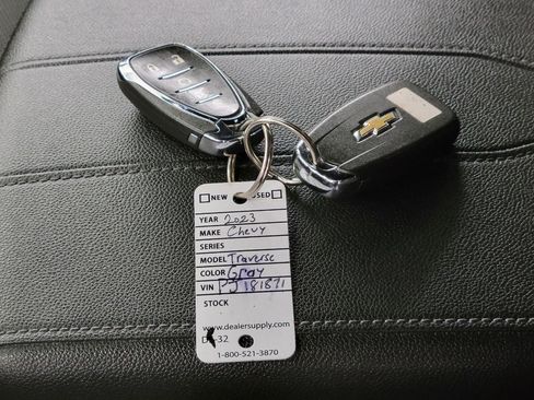 Used 2023 Chevrolet Traverse LT image 28