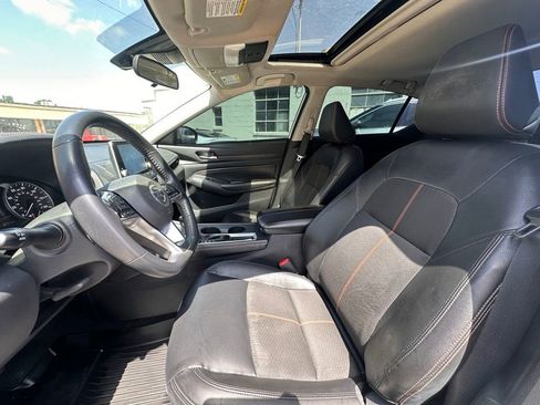 Used 2020 Nissan Altima 2.5 SR w/ Premium Package FWD image 11