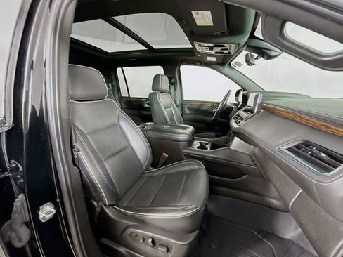 Used 2021 Chevrolet Suburban Premier w/ Premium Package image 31