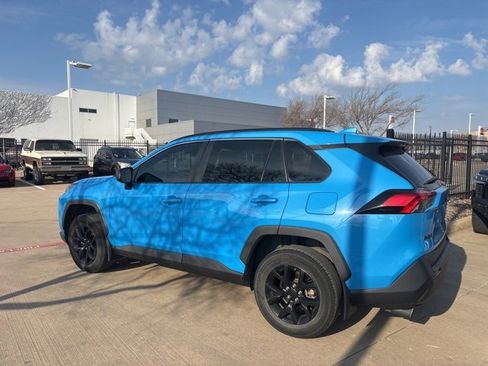 Used 2021 Toyota RAV4 LE image 8