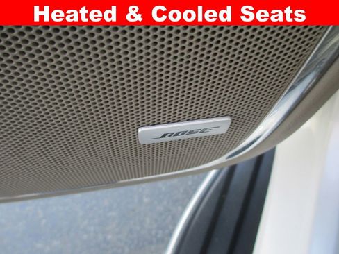 Used 2020 GMC Yukon SLT w/ Enhanced Security Package AWD/4WD image 18