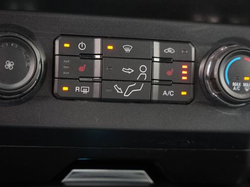 Used 2022 Ford F350 XLT w/ XLT Premium Package AWD/4WD image 38