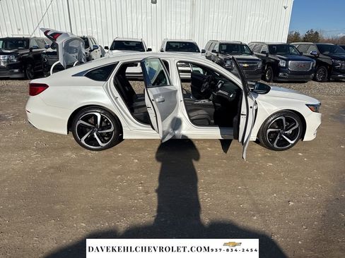 Used 2018 Honda Accord Sport image 33