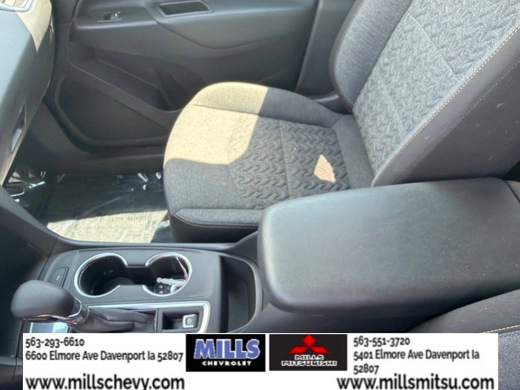 Used 2024 Chevrolet Equinox LT FWD image 19