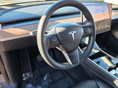 Used 2021 Tesla Model Y Long Range image 17